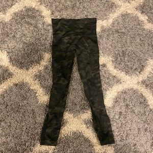 Spans camo leggings, XS, worn once